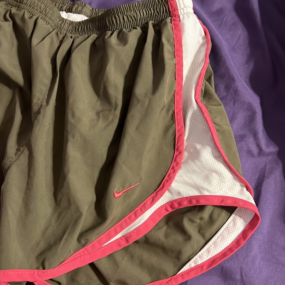 Nike shorts - Picture 3 of 4